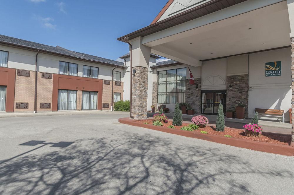 Quality Inn & Suites 5585 Ambler Drive Mississauga Ontario Esterno foto