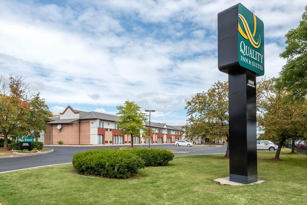 Quality Inn & Suites 5585 Ambler Drive Mississauga Ontario Esterno foto