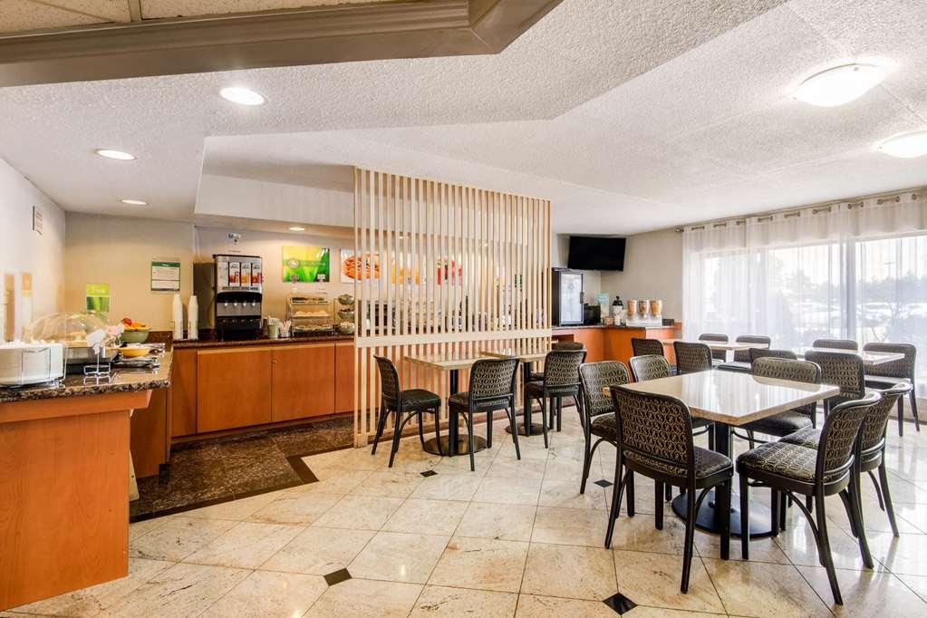 Quality Inn & Suites 5585 Ambler Drive Mississauga Ontario Ristorante foto