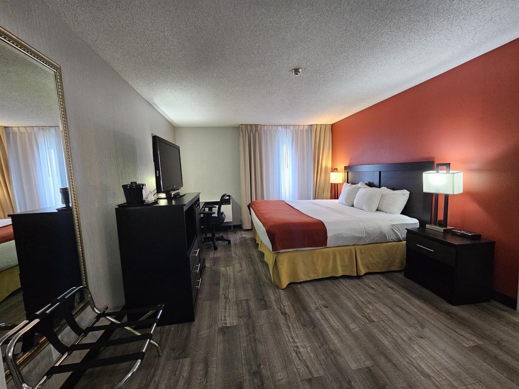 Quality Inn & Suites 5585 Ambler Drive Mississauga Ontario Esterno foto