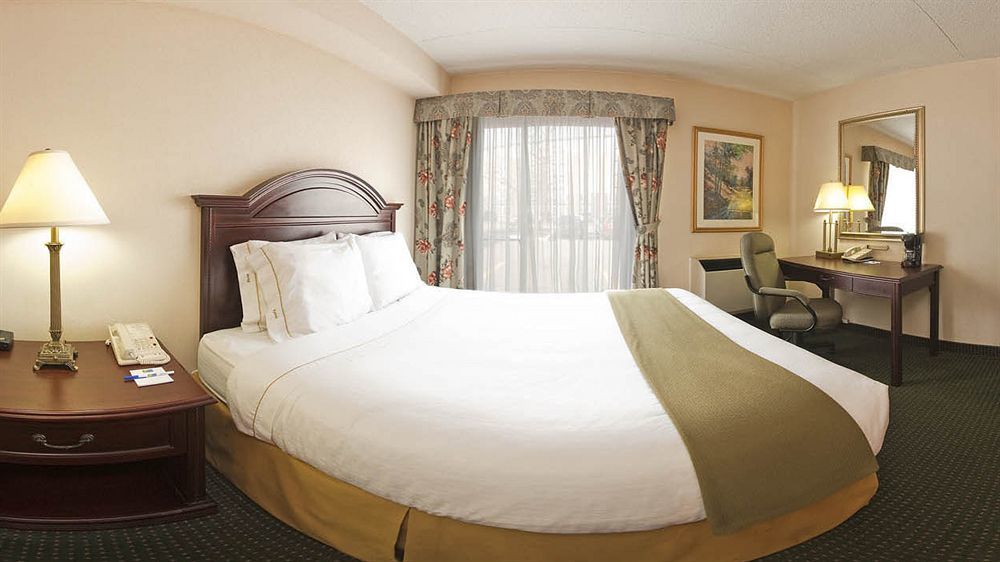 Quality Inn & Suites 5585 Ambler Drive Mississauga Ontario Esterno foto