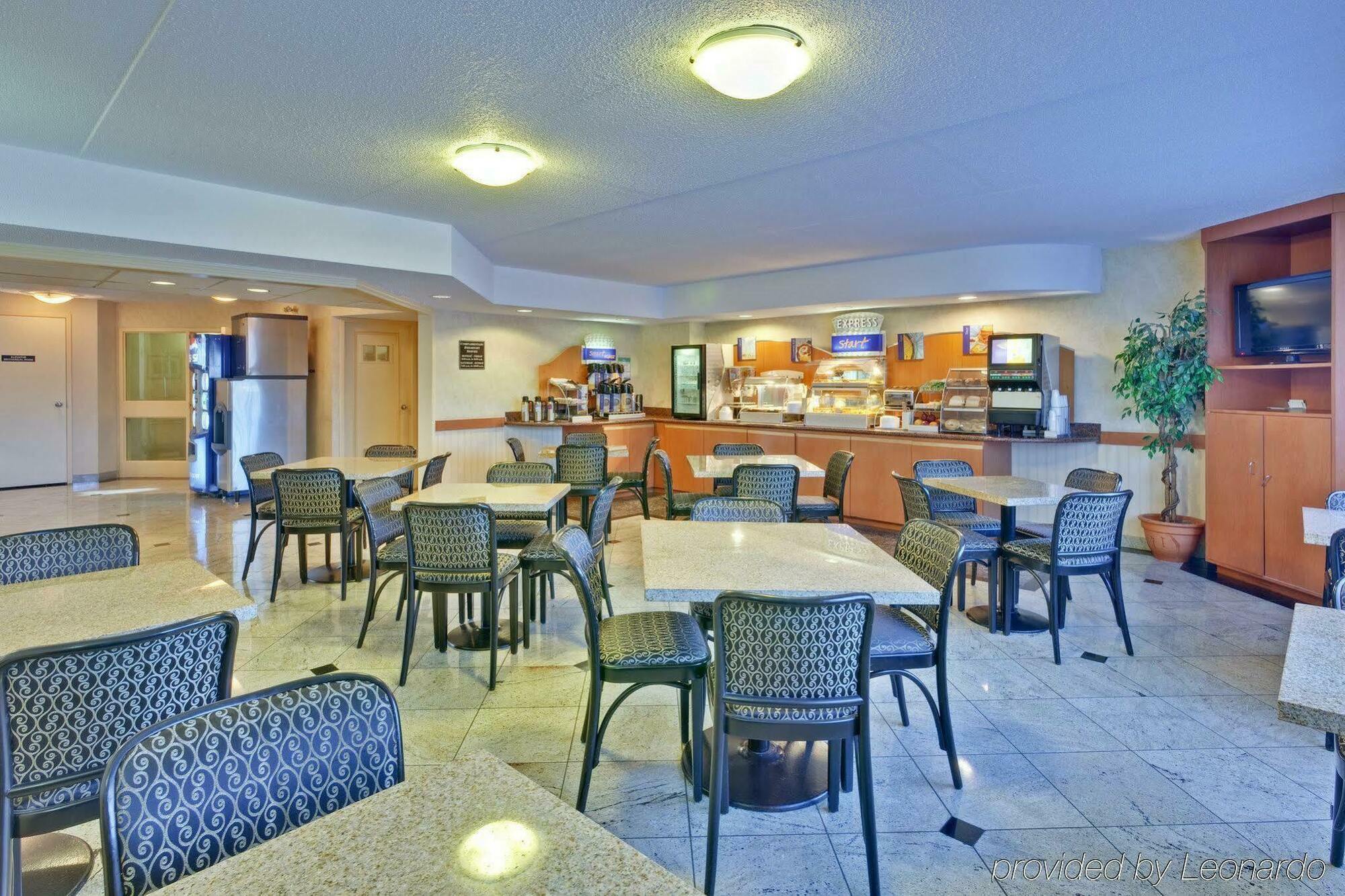 Quality Inn & Suites 5585 Ambler Drive Mississauga Ontario Ristorante foto